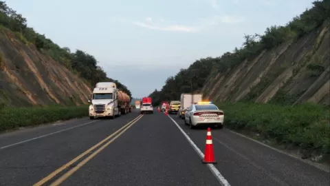 Carreteras cerradas por bloqueos y accidentes hoy 21 de diciembre