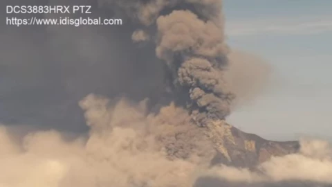 Volcán de Fuego entra en erupción en Guatemala