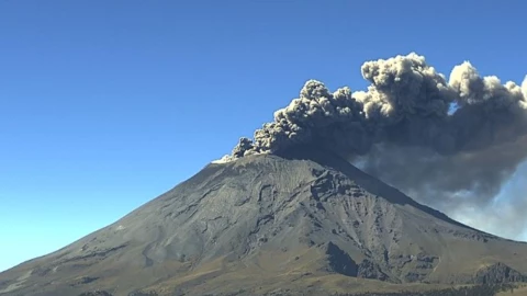 Volcán Popocatépetl registra más de mil minutos de tremor.