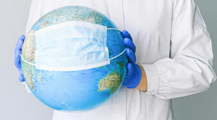 Casa Blanca insiste en que el Covid-19 salió de un laboratorio chino. China contraataca con informe técnico.