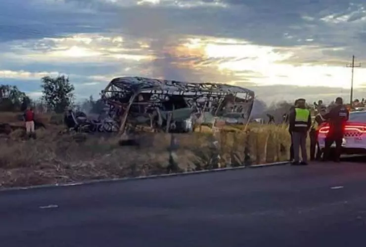 Maxipista Mazatlán-Culiacán choque autobus pasajeros muertos