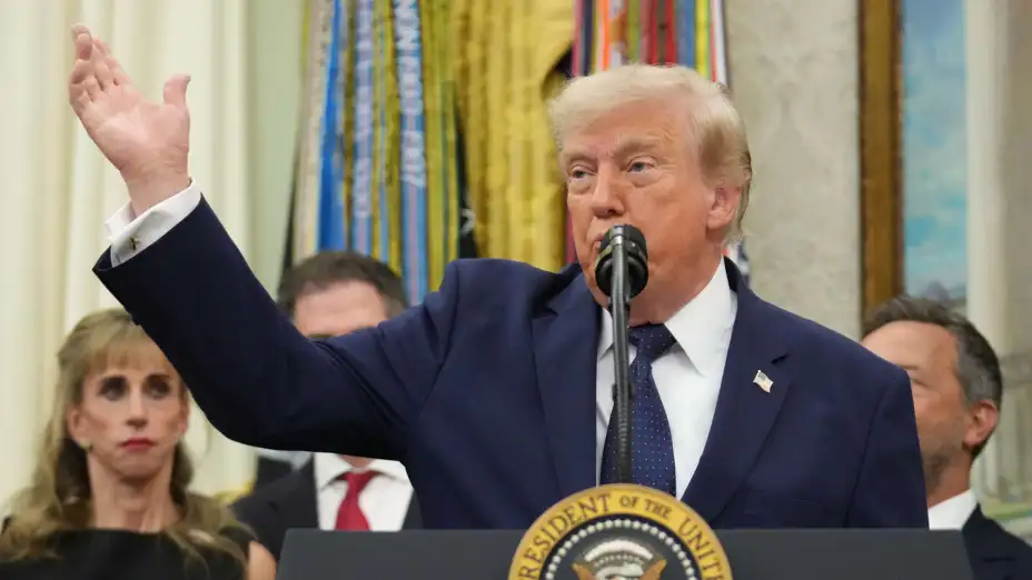 Donald Trump habla sobre el Mundial de fútbol en una conferencia