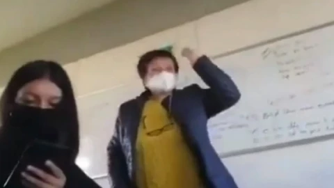 evidencian a maestra por gritar