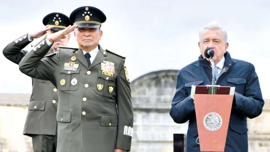 AMLO COLEGIO MILITAR
