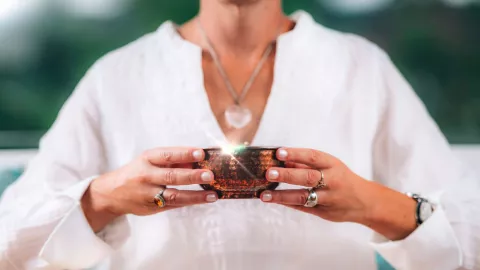 Así puedes activar el código sagrado 580 para esa persona especial