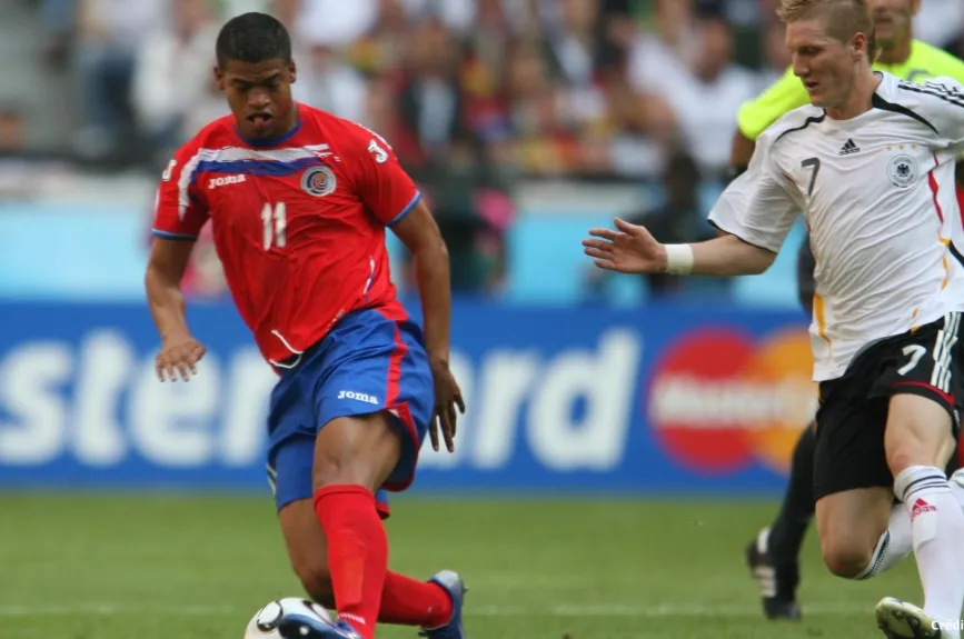11 maximos goleadores en la historia de Costa Rica.jpg