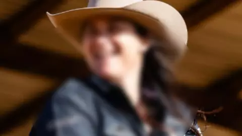 ¡Trágico! Muere a los 3 años hija de famosa influencer, tras grave accidente a caballo