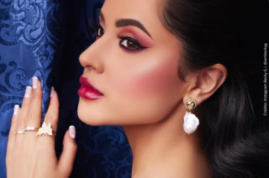 Becky G de perfil. .jpg