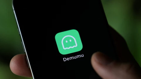 app Demumu en teléfono celular.