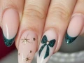 27 ideas de uñas elegantes para Navidad