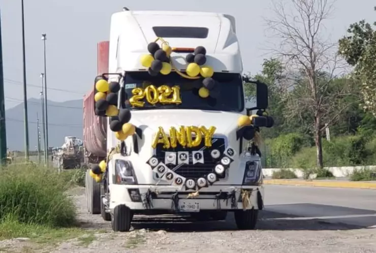 tráiler graduación.jpg