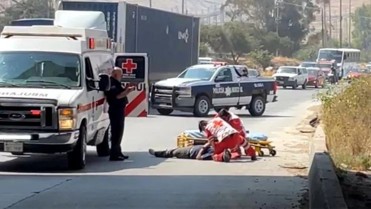 Hombre se lanza de puente en El Refugio