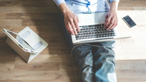 Estos hombres enfrentan cargos como intento de agresión sexual a un menor, la tentación, la posesión de pornografía infantil y el intento de corromper la moral de un niño. Imagen: Archivo