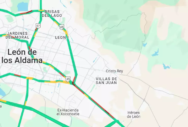 Tráfico en Libramiento José María Morelos, León, Gto, hoy 7 marzo 2025: ciclistas en peregrinación