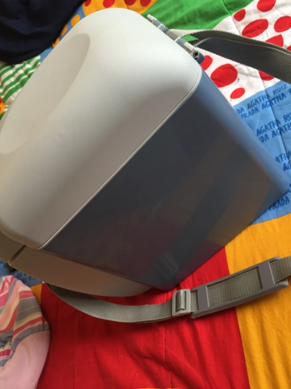 Las mujeres recogieron el semen en unas bolsas y las colocaron en una nevera portátil.