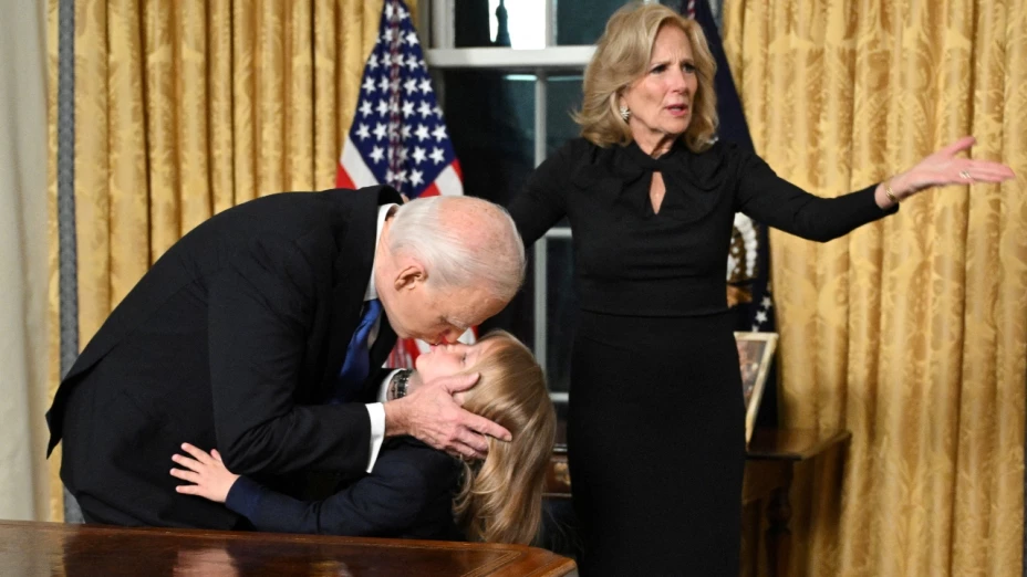 Joe Biden besó a su nieto tras su último discurso como presidente de Estados Unidos