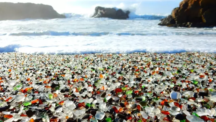 Glass Beach, playa de cristales en California