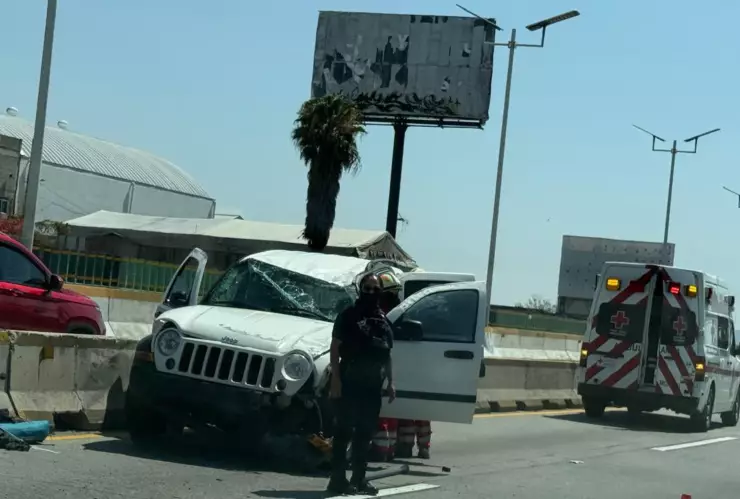 Se registra accidente automovilístico en el Paso Exprés.