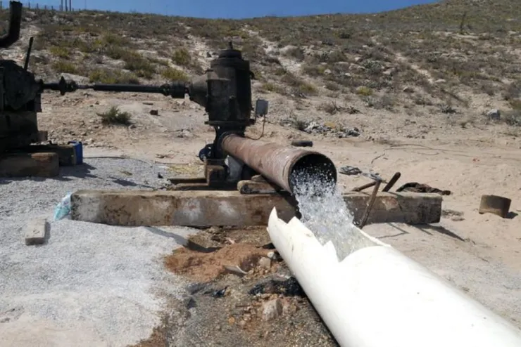 ¿Masiva extracción de agua cambió el eje de la Tierra? Científicos responden