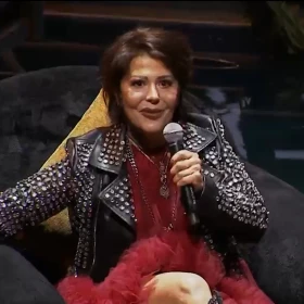 Alejandra Guzmán dedica emotiva canción a su madre, Silvia Pinal.jpg