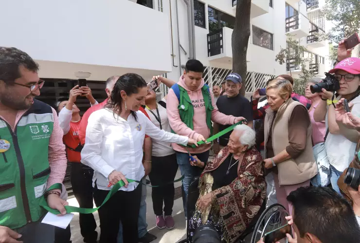 Sheinbaum entregó inmueble rehabilitado