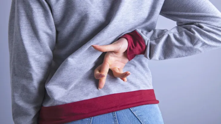 ¿Cómo detectar rápidamente que nos están mintiendo? La psicología responde