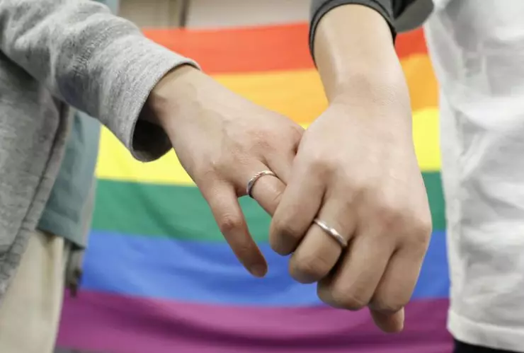 Japón rechaza el matrimonio igualitario a tres parejas