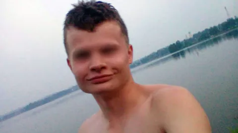 ¡Caso de canibalismo! Hombre asesina a su novia y se come sus restos; cocinó el cerebro e hizo símbolos con la sangre