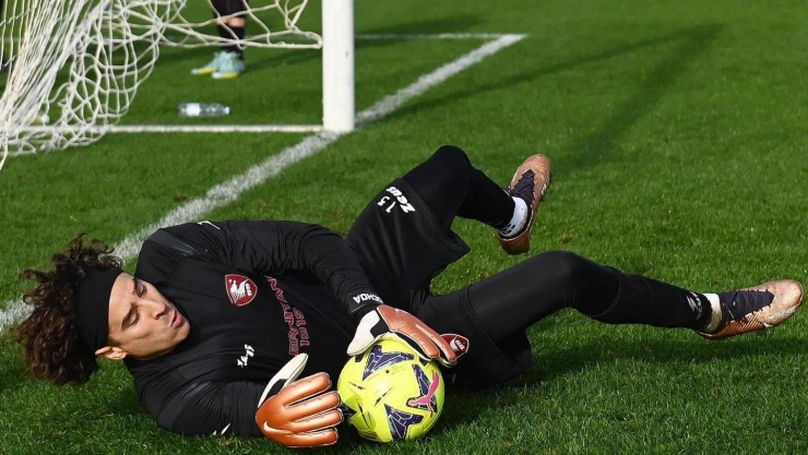 Memo Ochoa oficial Salernitana