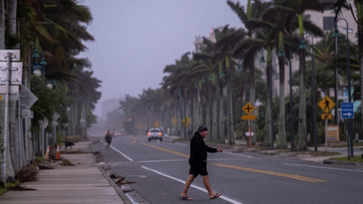 “Nicole” se convierte en huracán y avanza hacia Florida