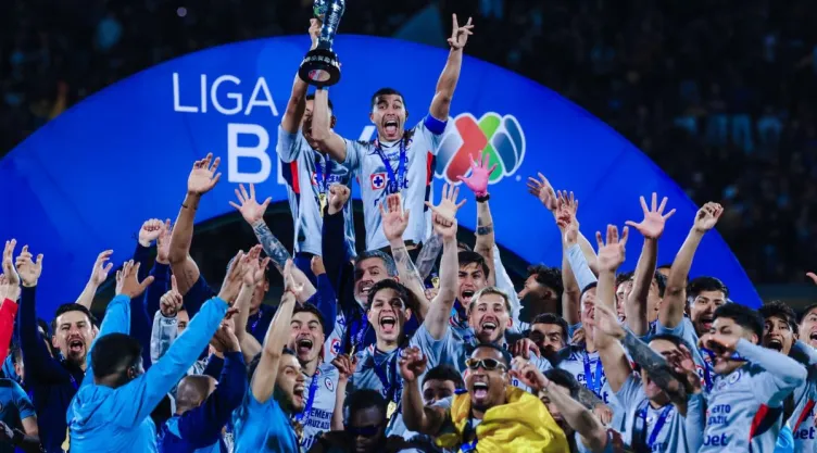 gonzalo-piovi-sacrificado-cruz-azul-llegada-cesar-montes.jpg