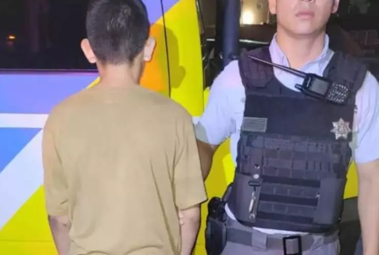 Detienen a niño de 12 años que asaltaba tiendas con un cuchillo