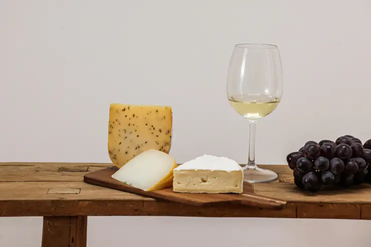 queso con vino.jpg