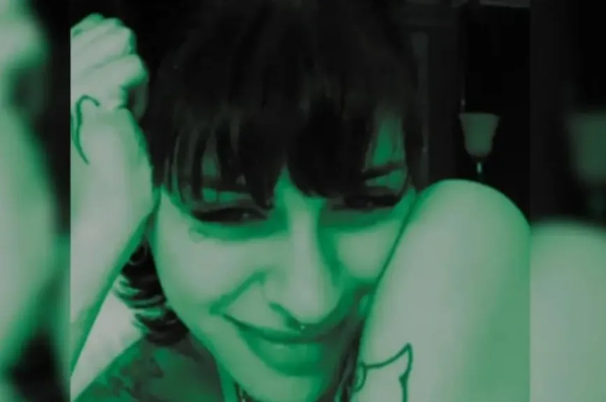 Cazzu verde.jpg
