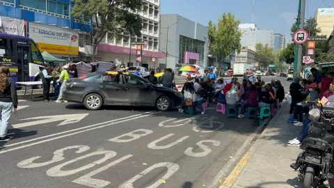 Bloqueo en Jose Maria Izazaga colonia Centro