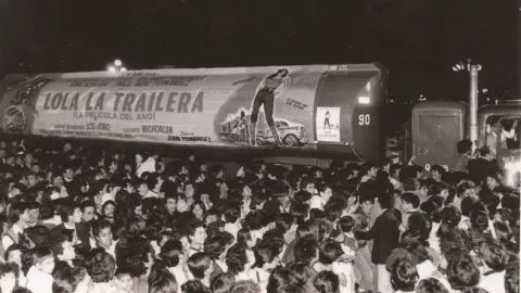Lola la trailera 1.jpg