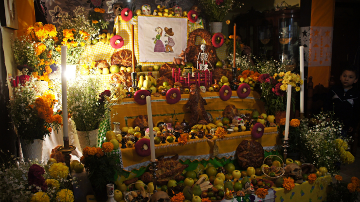 altar-dia-de-muertos-que-no-puede-faltar-elementos
