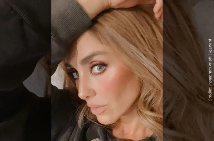 Anahi selfie de perfil.jpg