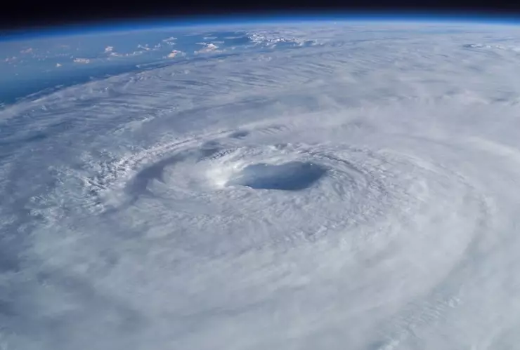 Activan alerta naranja por Huracán Beryl ante peligro inminente: Sigue en vivo la ruta