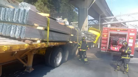 Accidente en México-Toluca: Tráiler provoca carambola