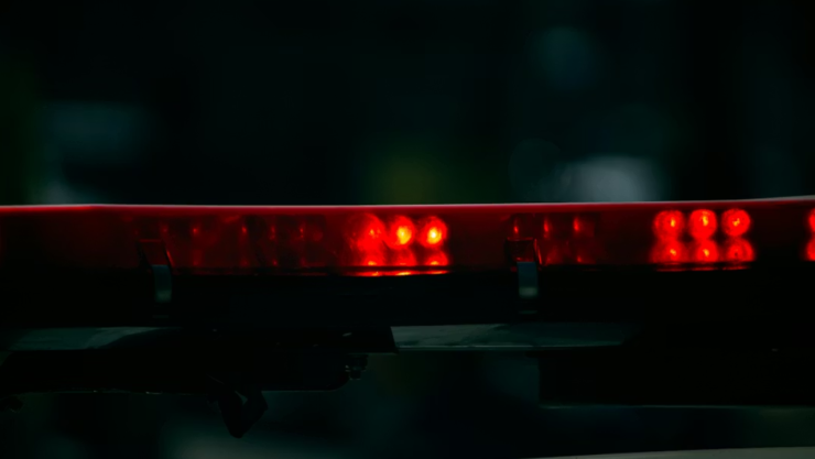 Hombre dispara en escuela y toma a estudiantes como rehenes