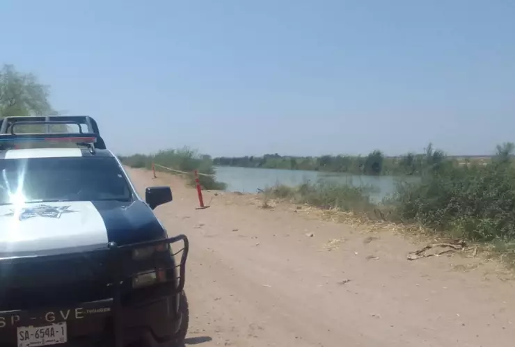 Hallan a un hombre sin vida en canal de Guasave