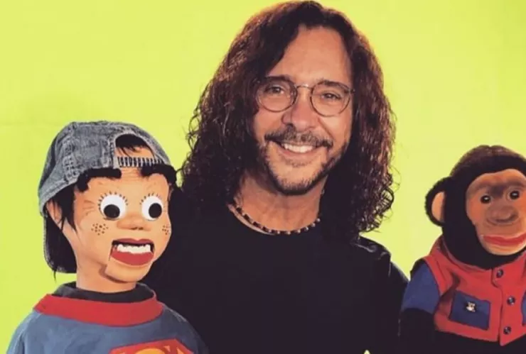 &Oacute;scar Burgos ofrece disculpas a la familia de Karla Luna por defender a su expareja, Karla Panini. 