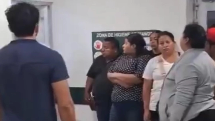 VIDEO_ ¡“Está saturado”! Largas esperas desatan reclamos en Urgencias del IMSS en Cancún.jpg