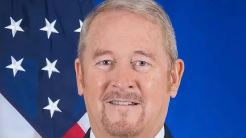 Donald Trump nombra a Ronald Johnson como embajador de EU en México