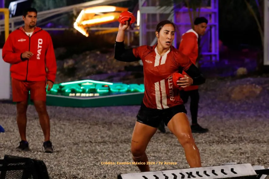 10 Paulette tira con fuerza pero se atora el cubo.jpg