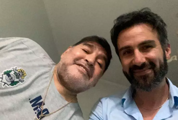 Leopoldo Luque, médico personal de Maradona, indicó que esta a disposición de la justicia luego de que fuera allanada su casa y su consultorio tras quedar imputado por posible homicidio culposo del exfutbolista.