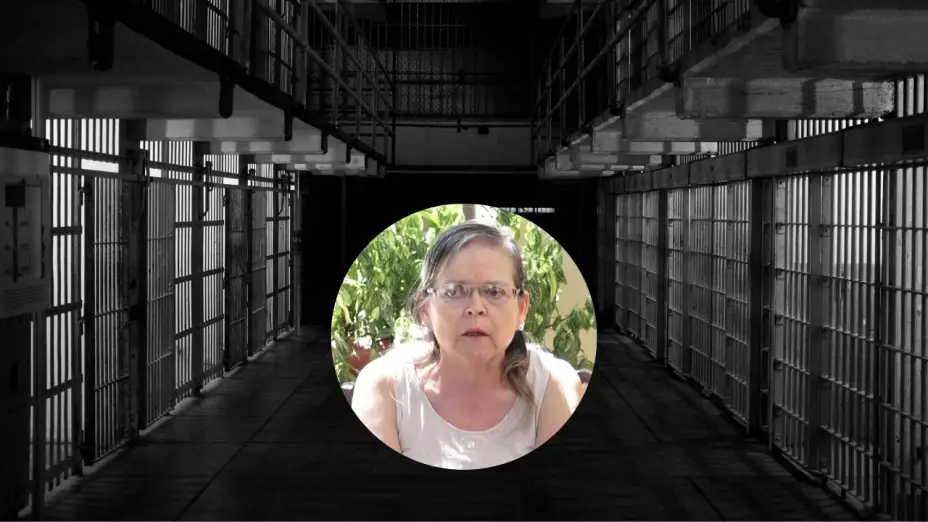 Imagen de celdas de cárcel y de Marta, detenida por error en Paraguay.