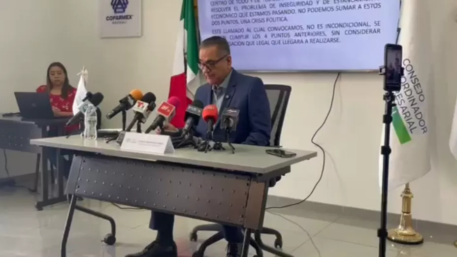 CCE pide que Carlos Torres se retire del cargo