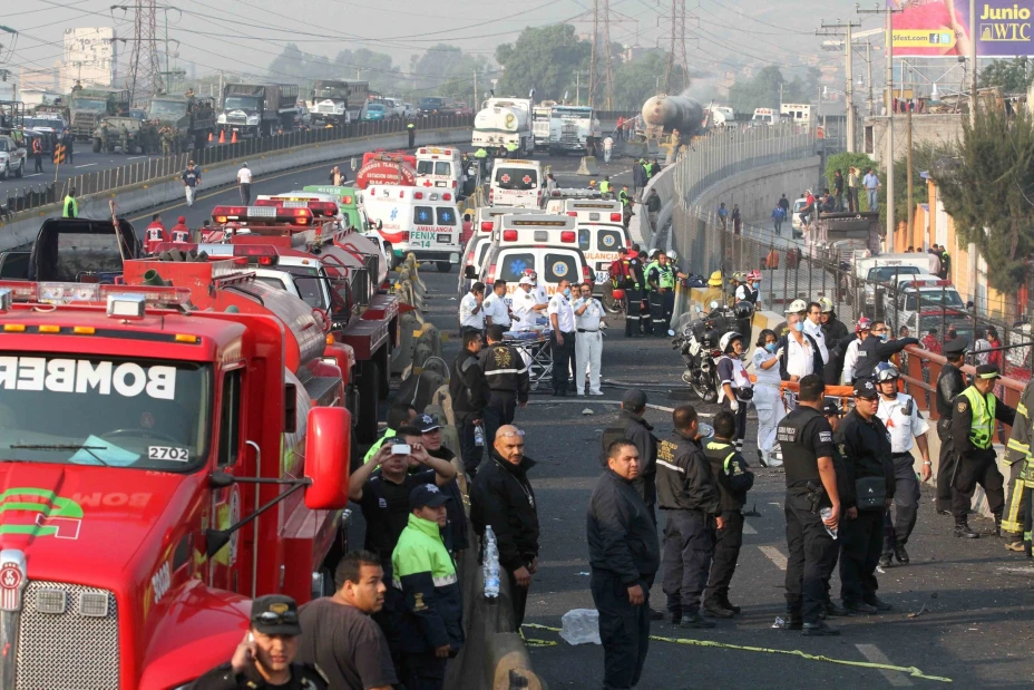 Dan a conocer lista de los 20 muertos en explosión de Ecatepec